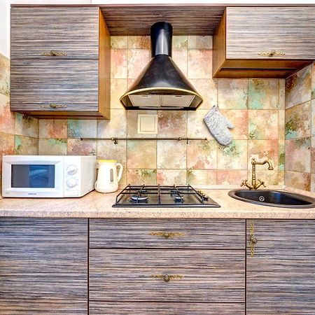 Світло! Vip Apartment In The Druzhby Narodiv Metro Station Kiew Exterior foto