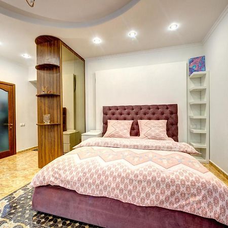Світло! Vip Apartment In The Druzhby Narodiv Metro Station Kiew Exterior foto