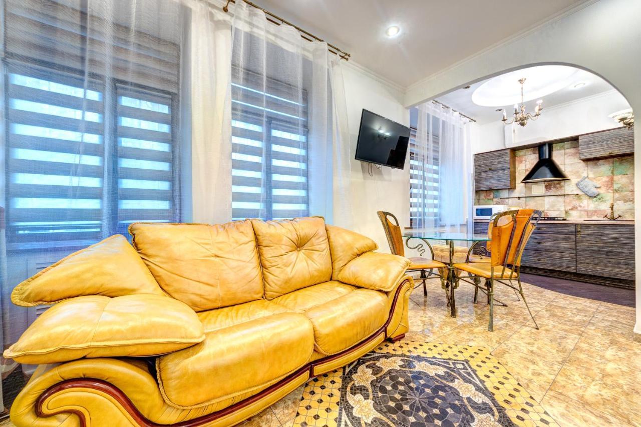 Світло! Vip Apartment In The Druzhby Narodiv Metro Station Kiew Exterior foto