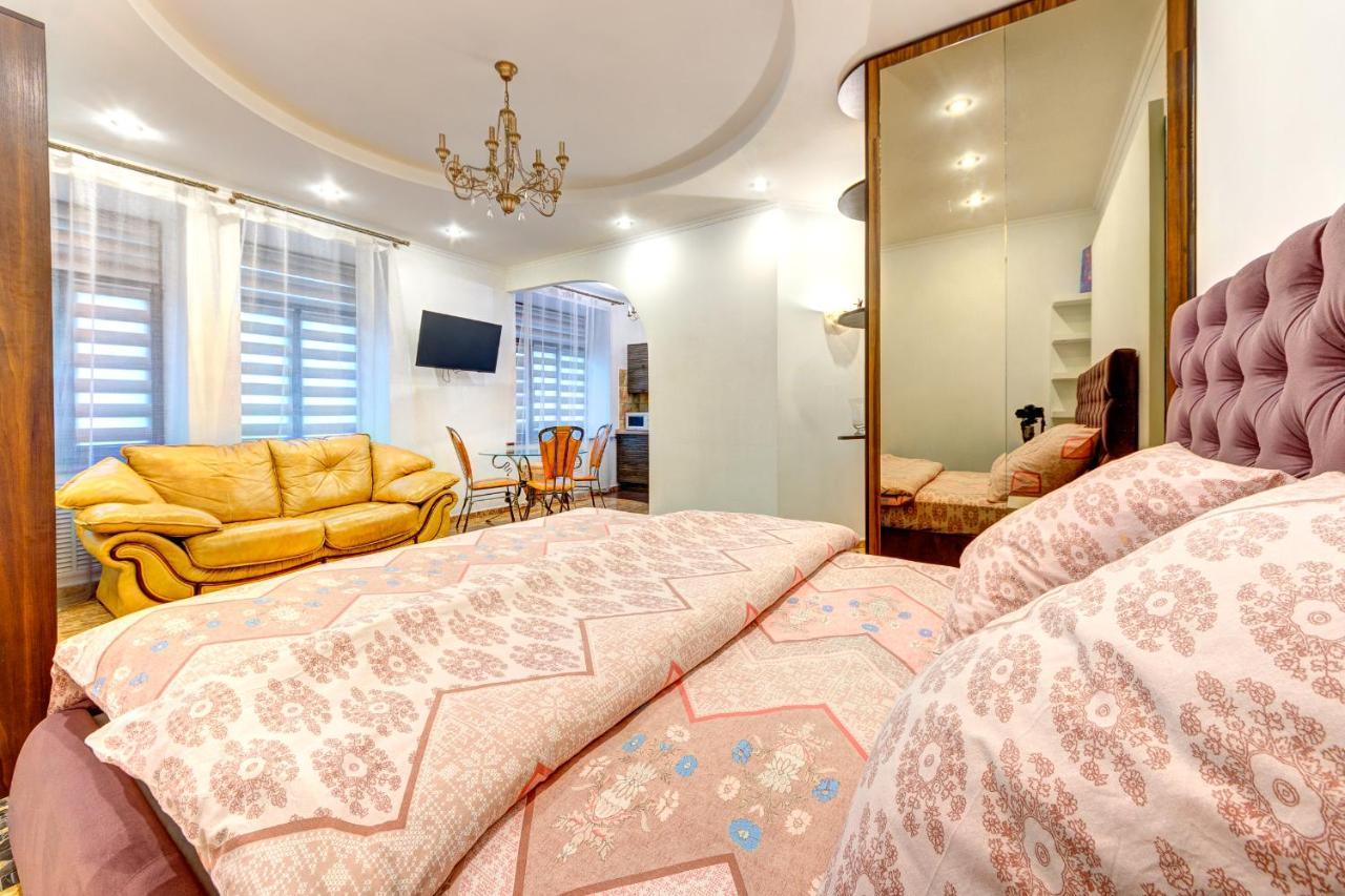 Світло! Vip Apartment In The Druzhby Narodiv Metro Station Kiew Exterior foto