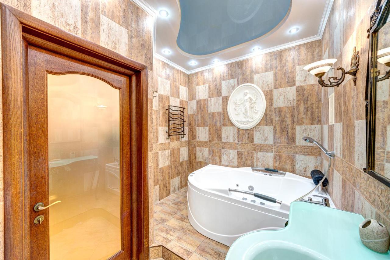 Світло! Vip Apartment In The Druzhby Narodiv Metro Station Kiew Exterior foto