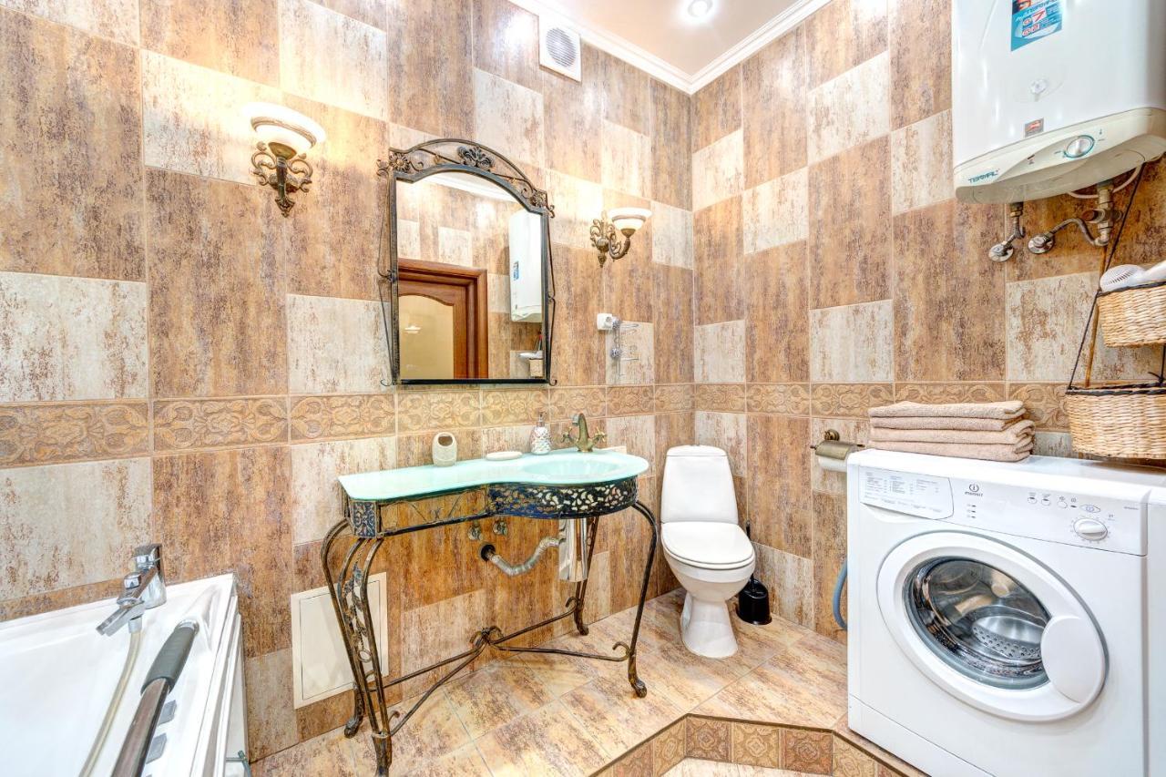 Світло! Vip Apartment In The Druzhby Narodiv Metro Station Kiew Exterior foto